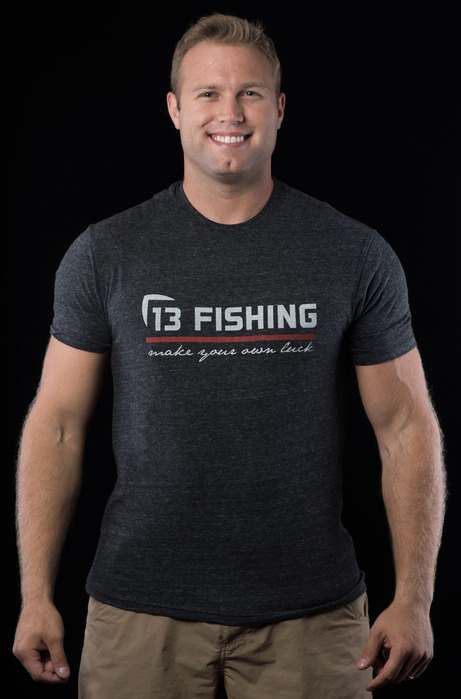Футболка 13 Fishing "Red Line" Onyx Text Logos